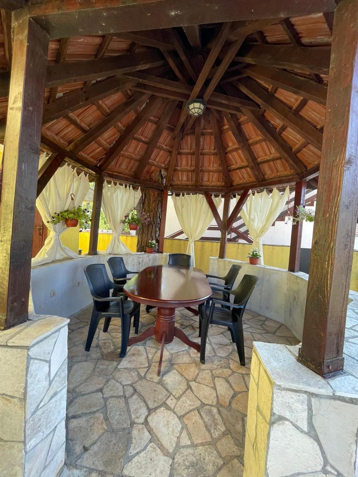 Apartments Villa-G Lustica تيفات المظهر الخارجي الصورة