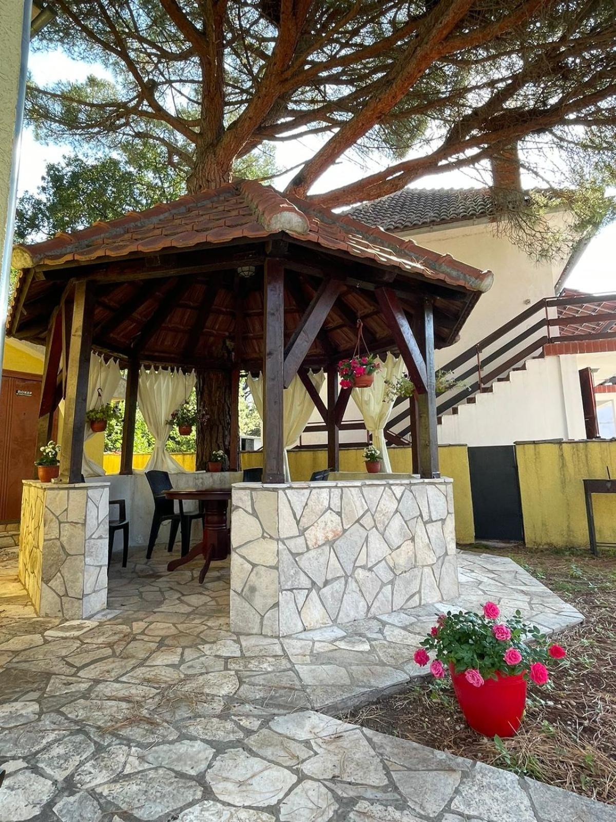 Apartments Villa-G Lustica تيفات المظهر الخارجي الصورة