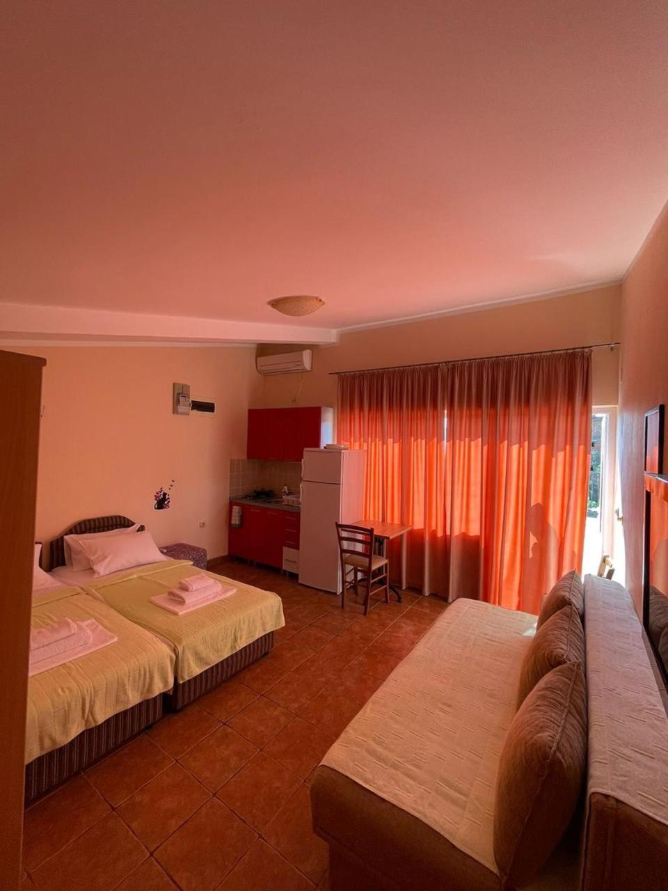 Apartments Villa-G Lustica تيفات المظهر الخارجي الصورة